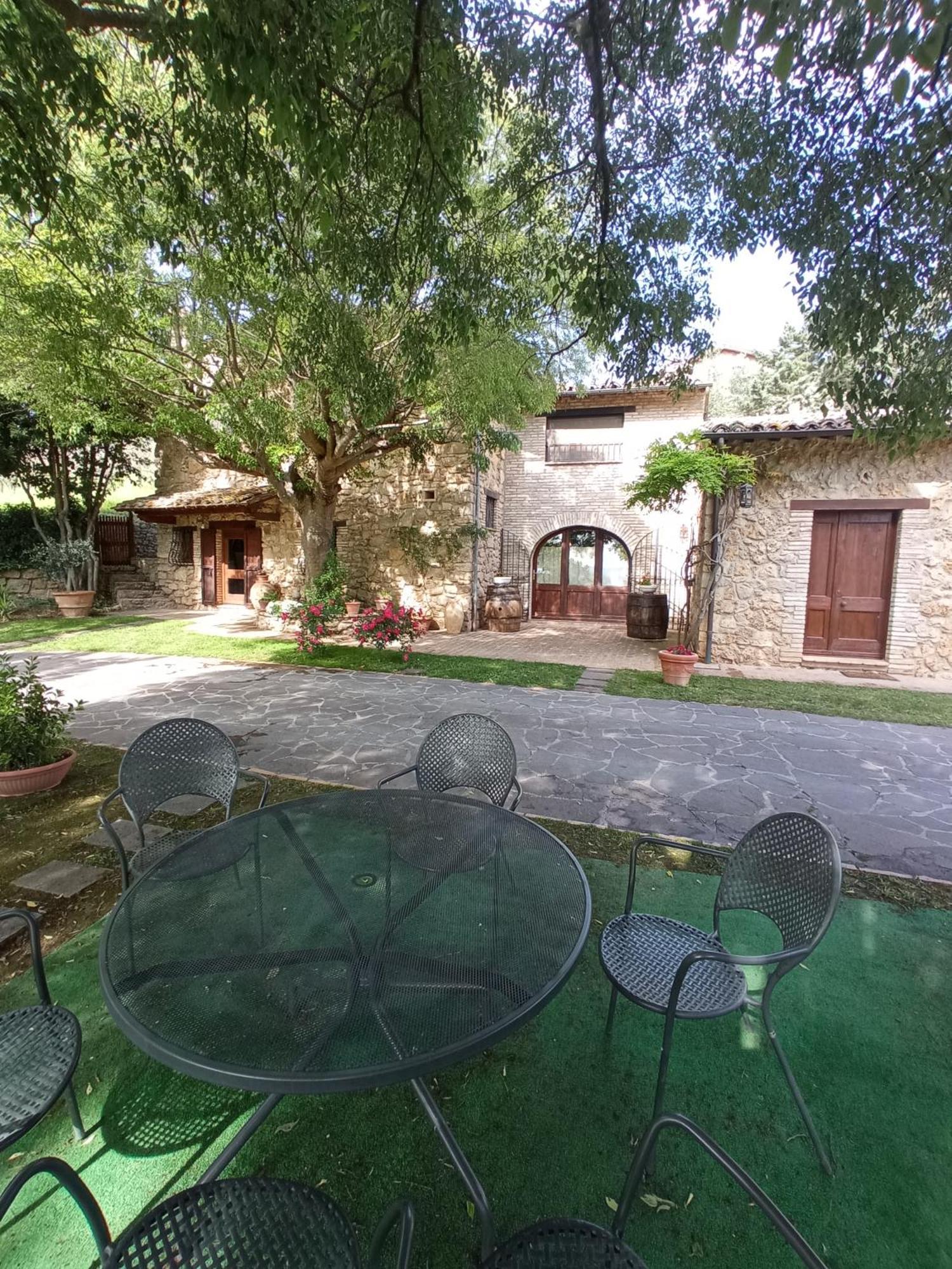 All'Ombra Di San Damiano Assisi Exterior foto